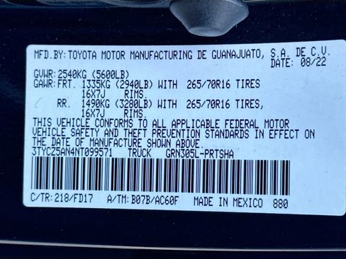 Used 2022 Toyota Tacoma TRD Off-Road image 31