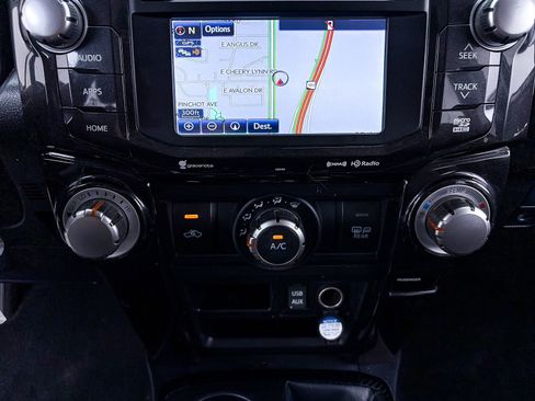 Used 2018 Toyota 4Runner TRD Off-Road Premium AWD/4WD image 18