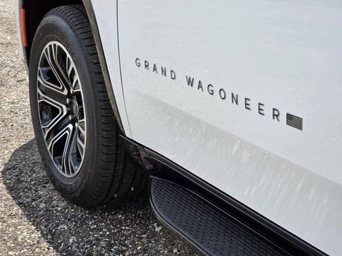 New 2026 Jeep Grand Wagoneer 2WD w/ Premium Group I image 8