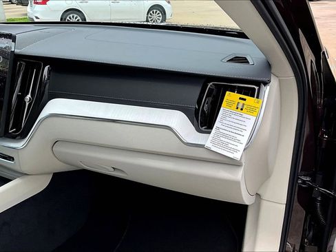 New 2026 Volvo XC60 B5 Ultra w/ Protection Package Premier image 18