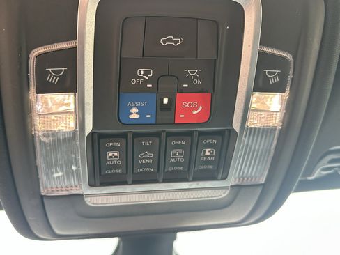 Used 2020 RAM 1500 Rebel AWD/4WD image 29