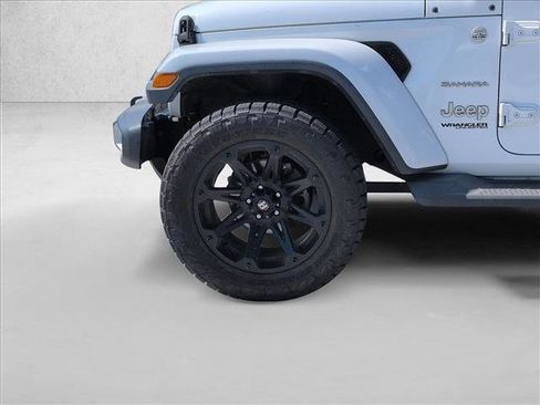 Used 2018 Jeep Wrangler Unlimited Sahara AWD/4WD image 14