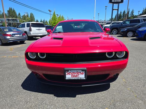 Used 2018 Dodge Challenger SXT w/ Blacktop Package RWD image 8