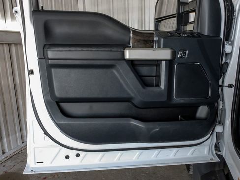 Used 2022 Ford F450 Lariat w/ Chrome Package image 44