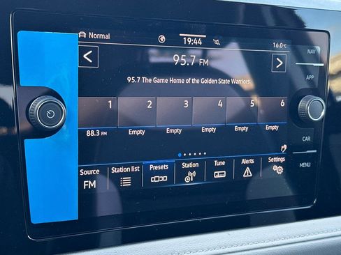 New 2026 Volkswagen Taos SEL image 17