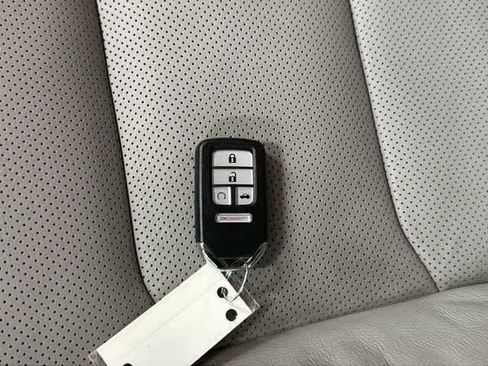 Certified 2021 Honda HR-V EX-L image 32