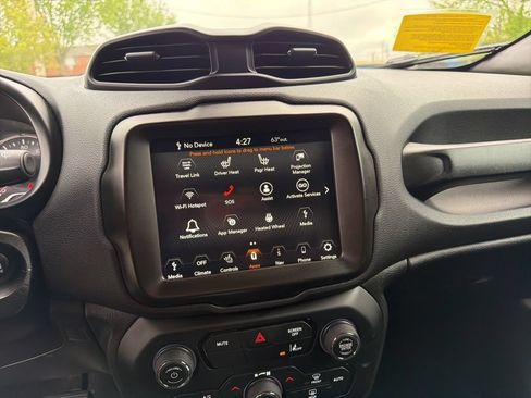Used 2022 Jeep Renegade Altitude w/ Convenience Group AWD/4WD image 18