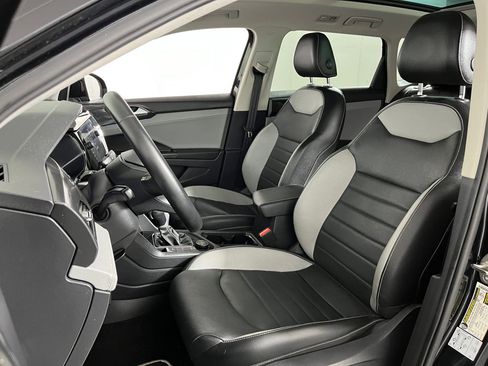 Used 2022 Volkswagen Taos SEL image 4