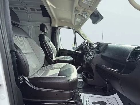 Used 2025 RAM ProMaster 2500 w/ Convenience Group image 14