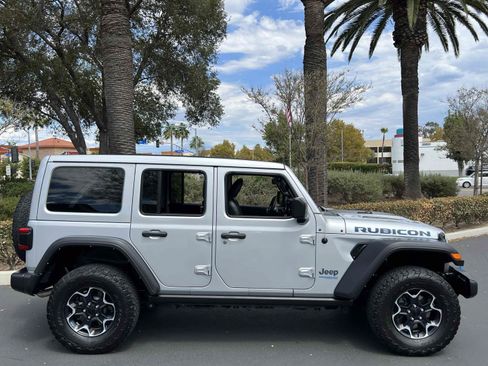 Used 2022 Jeep Wrangler Unlimited Rubicon 4xe AWD/4WD image 17
