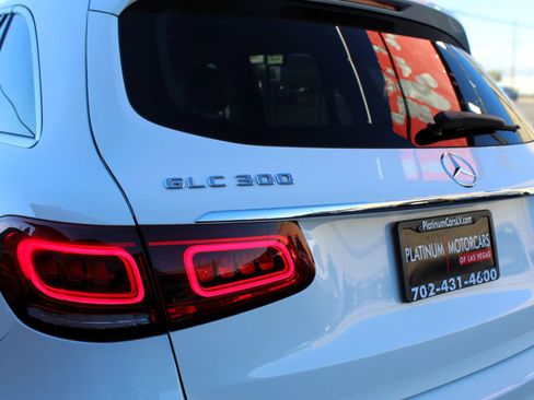 Used 2020 Mercedes-Benz GLC 300 image 13