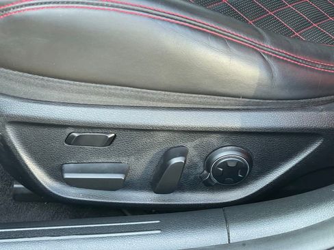 Used 2023 Genesis G70 3.3T w/ Sport Prestige Package image 12