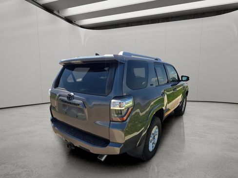 Used 2018 Toyota 4Runner SR5 Premium AWD/4WD image 5