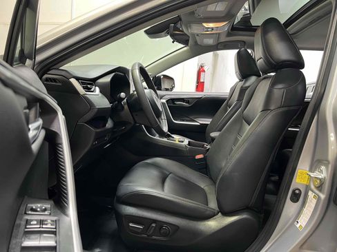 Used 2021 Toyota RAV4 Limited w/ Carpet Mat Package (TMS) image 43
