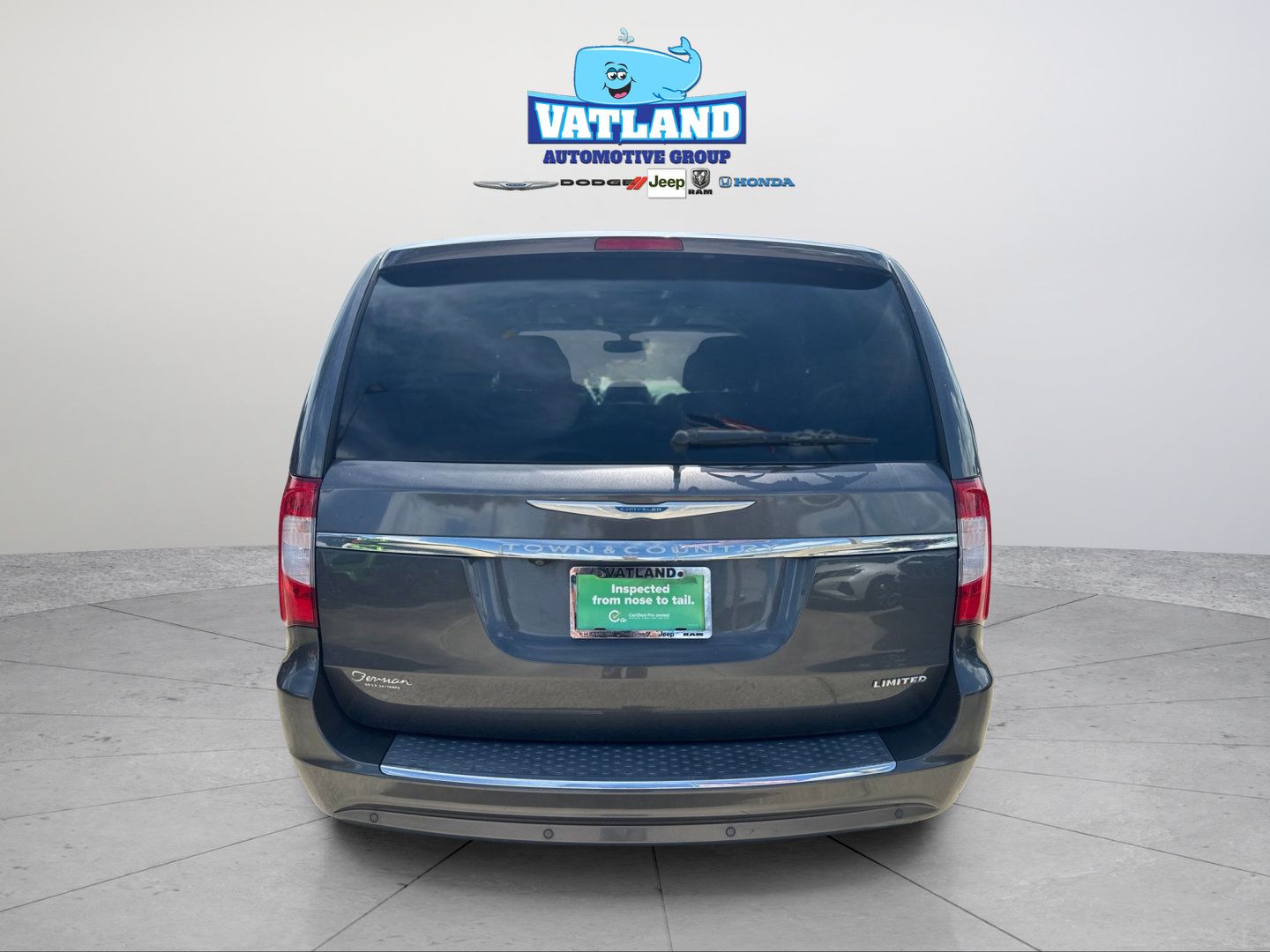 Certified 2016 Chrysler Town & Country Limited FWD image 4