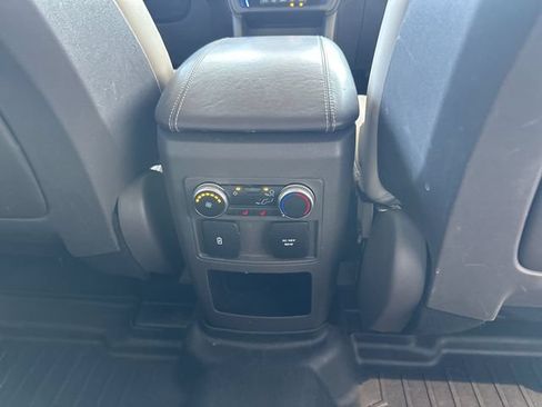 Used 2020 Ford Explorer Platinum w/ Premium Technology Package AWD/4WD image 24