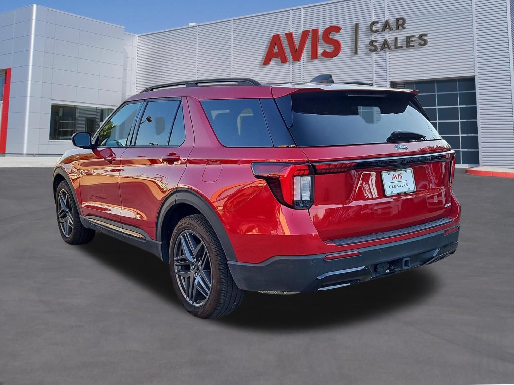 Used 2025 Ford Explorer ST-Line w/ ST-Line Street Pack AWD/4WD image 9