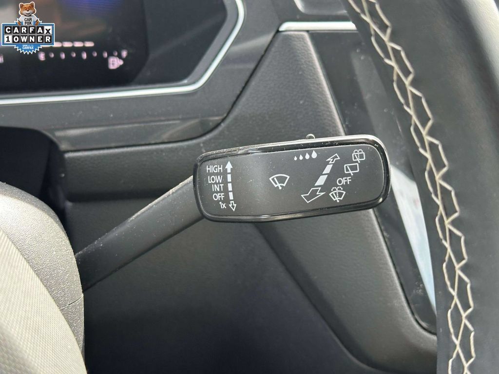 Used 2024 Volkswagen Tiguan SE w/ Panoramic Sunroof Package AWD/4WD image 24