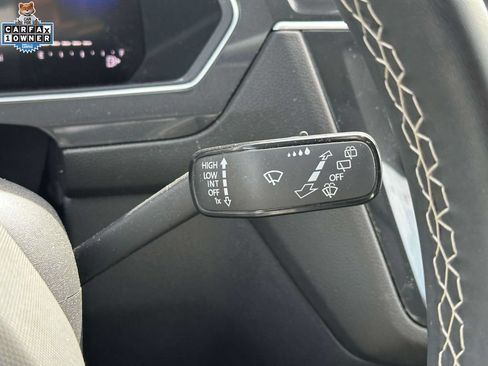 Used 2024 Volkswagen Tiguan SE w/ Panoramic Sunroof Package AWD/4WD image 24