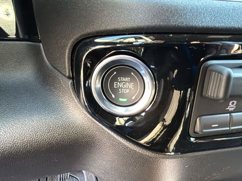 New 2026 GMC Sierra 1500 Elevation image 13