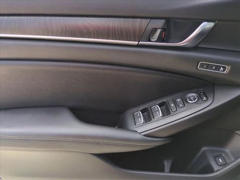 Used 2019 Honda Accord EX-L image 11