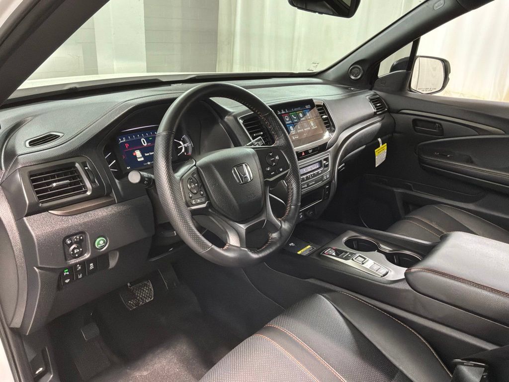 Certified 2025 Honda Passport TrailSport image 19