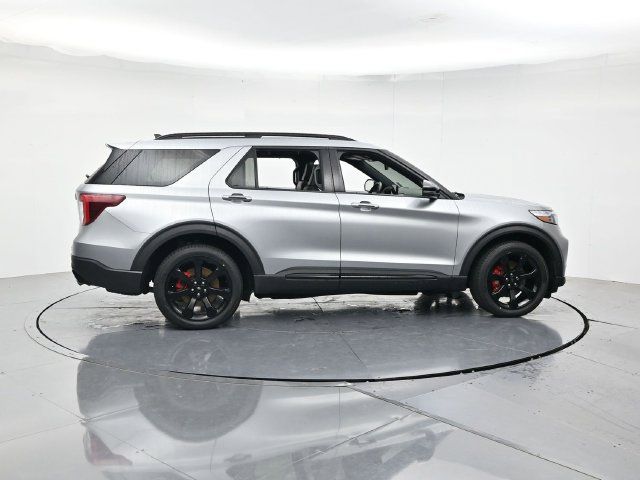 Used 2023 Ford Explorer ST w/ Equipment Group 401A AWD/4WD image 2