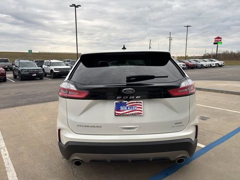 Used 2023 Ford Edge Titanium image 4