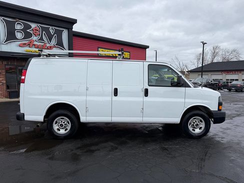Used 2023 GMC Savana 2500 w/ Driver Convenience Package image 11