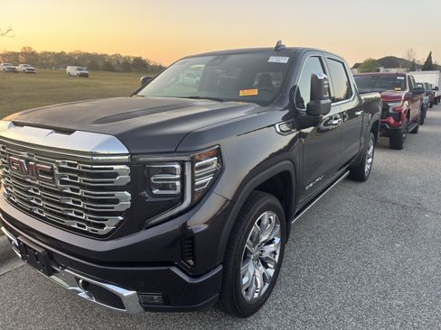 Certified 2025 GMC Sierra 1500 Denali w/ Denali Reserve Package image 5