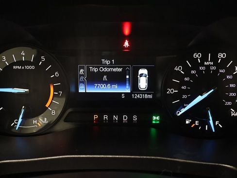 Used 2018 Ford Explorer XLT w/ Class II Trailer Tow Package FWD image 23