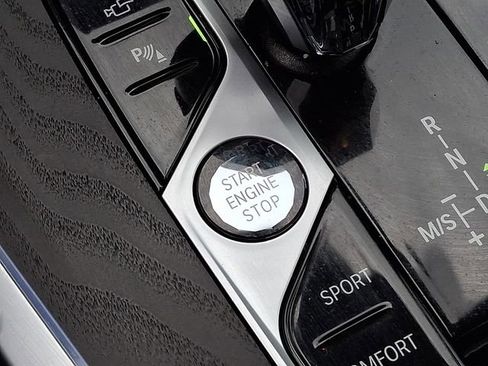 Used 2022 BMW X7 xDrive40i w/ Executive Package image 30