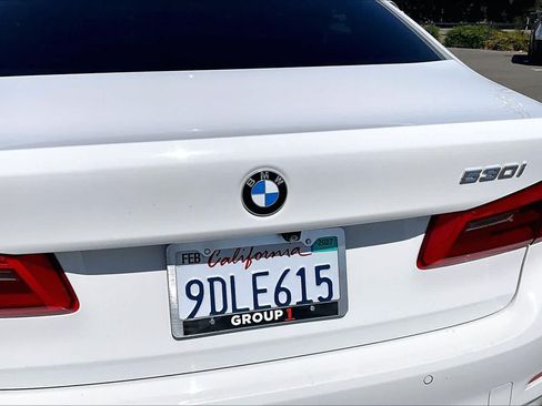 Used 2018 BMW 530i w/ Premium Package RWD image 30