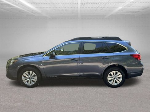 Used 2018 Subaru Outback 2.5i Premium AWD/4WD image 2
