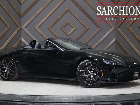 Used 2022 Aston Martin V8 Vantage Roadster image 1