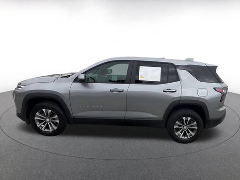 Used 2025 Chevrolet Equinox LT FWD image 9
