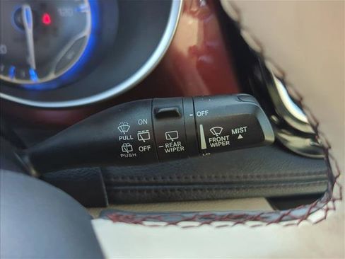 Used 2020 Chrysler Pacifica Limited image 21