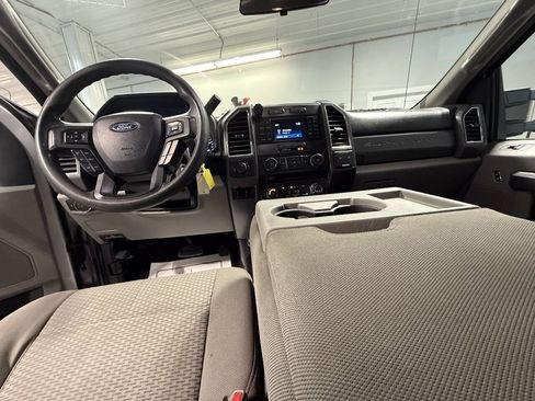Used 2017 Ford F250 XLT w/ FX4 Off-Road Package AWD/4WD image 18