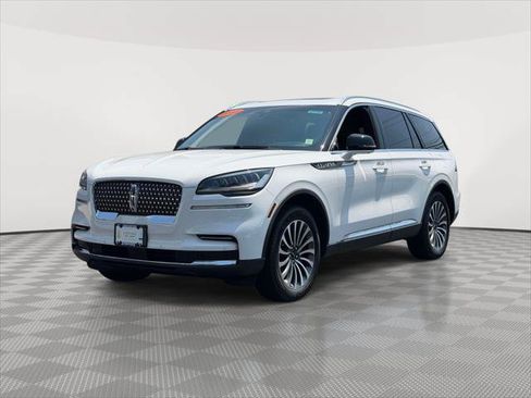 Used 2024 Lincoln Aviator Reserve w/ Elements Package Plus AWD/4WD image 2