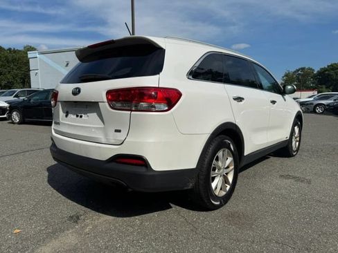 Used 2017 Kia Sorento AWD image 5