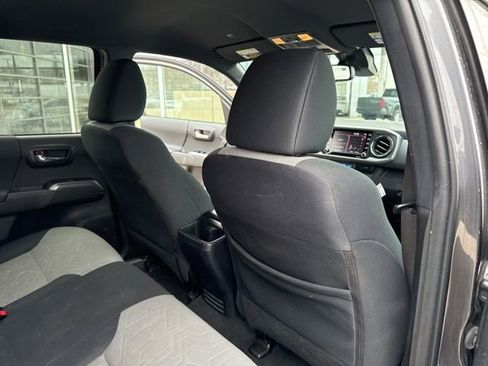 Used 2023 Toyota Tacoma TRD Off-Road image 31