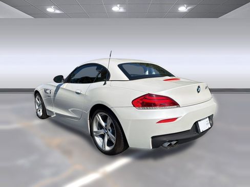 Used 2016 BMW Z4 sDrive28i RWD image 3