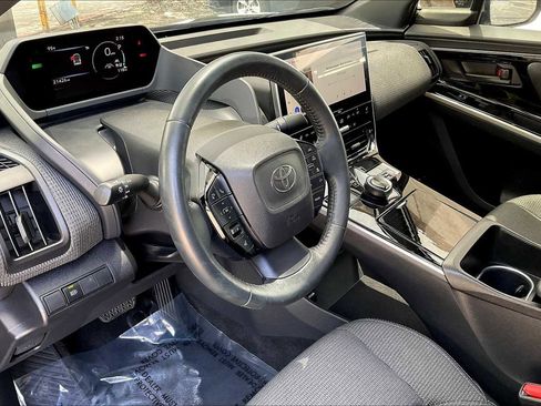 Used 2023 Toyota bZ4X XLE image 17