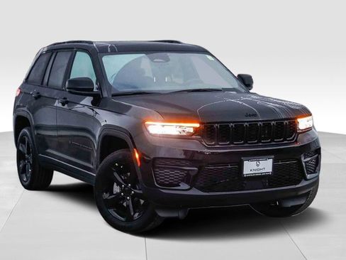 New 2025 Jeep Grand Cherokee Altitude image 2