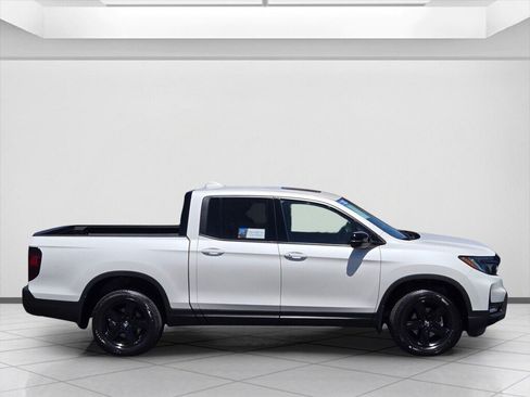 Certified 2023 Honda Ridgeline Black Edition image 4