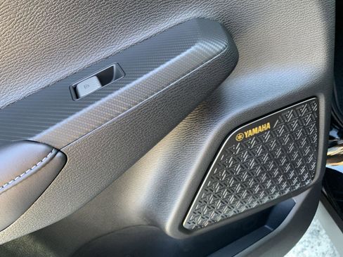 New 2025 Mitsubishi Outlander SE image 19