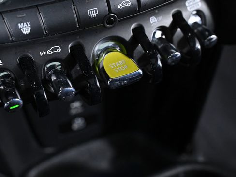 Used 2024 MINI Cooper SE image 18