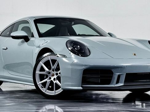 Used 2025 Porsche 911 Carrera RWD image 2