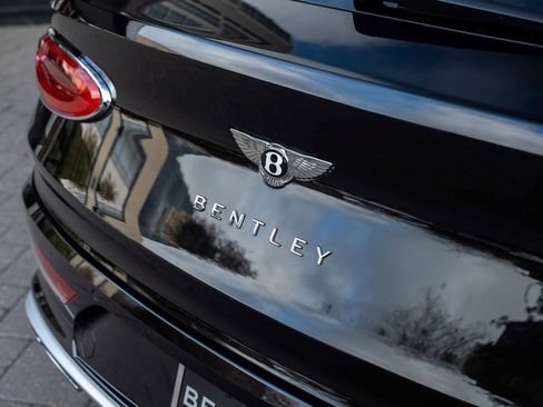 Used 2023 Bentley Bentayga Extended Wheelbase image 52