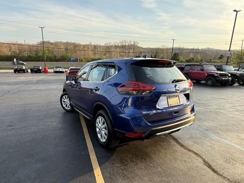 Used 2018 Nissan Rogue S image 5